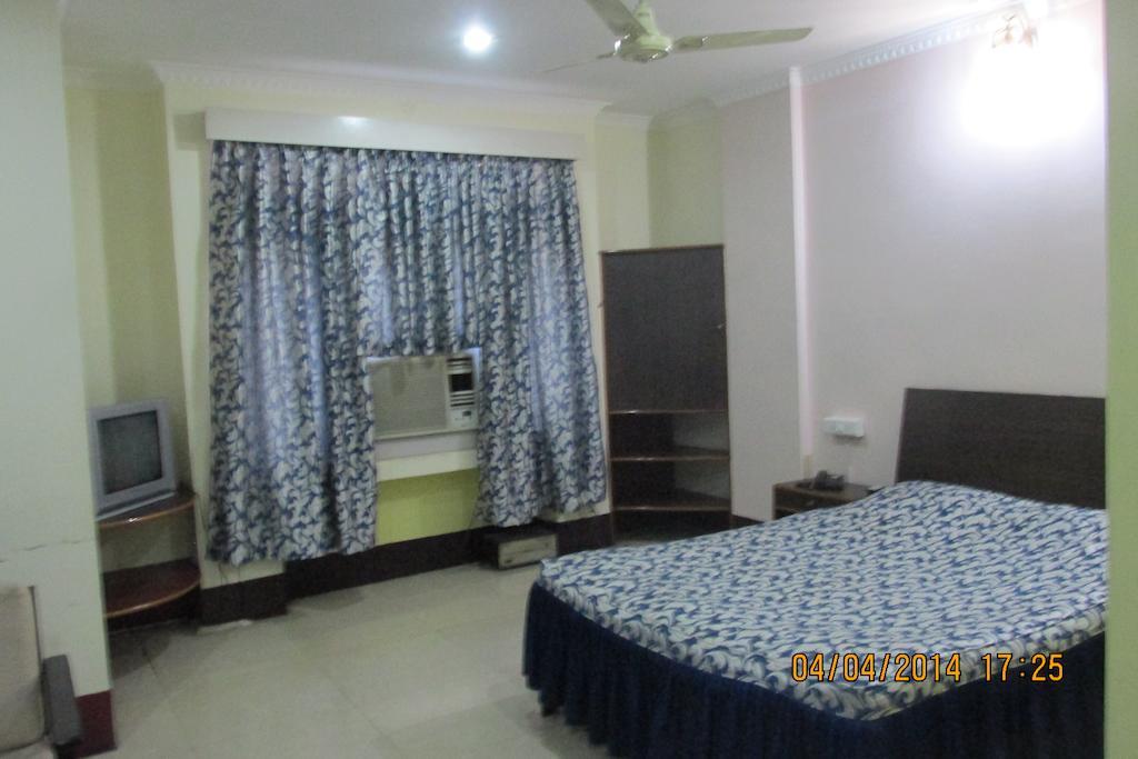 Hotel Blue Moon Guwahati Room photo