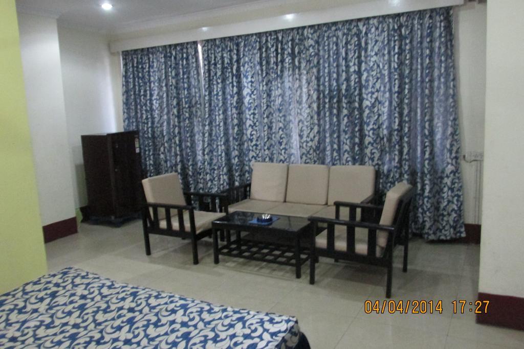 Hotel Blue Moon Guwahati Room photo