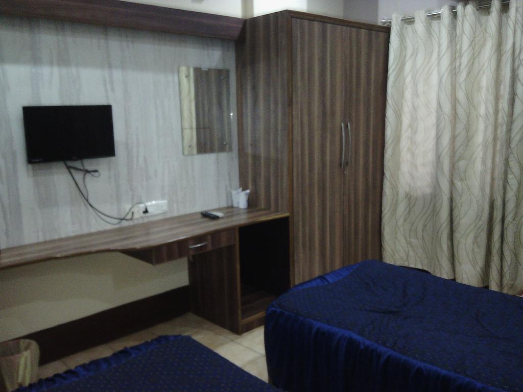 Hotel Blue Moon Guwahati Room photo